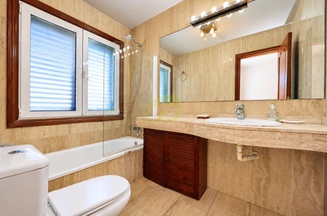 3 soveværelse Villa til salg i Arrecife - € 460.000 (Ref: 10141624)