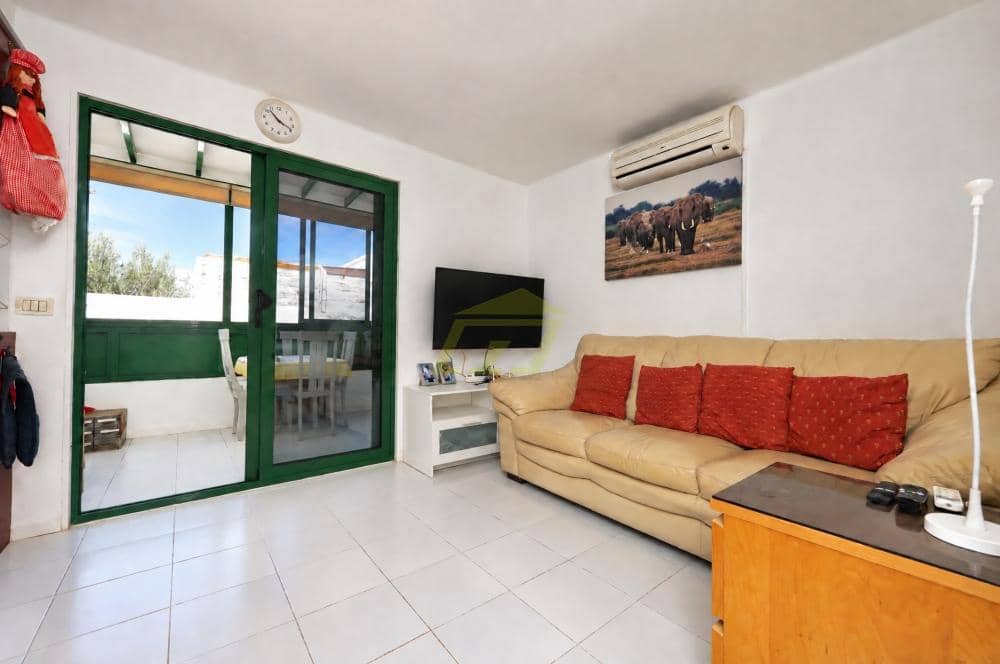 1 soveværelse Lejlighed til salg i Puerto del Carmen med swimmingpool - € 189.000 (Ref: 10141625)