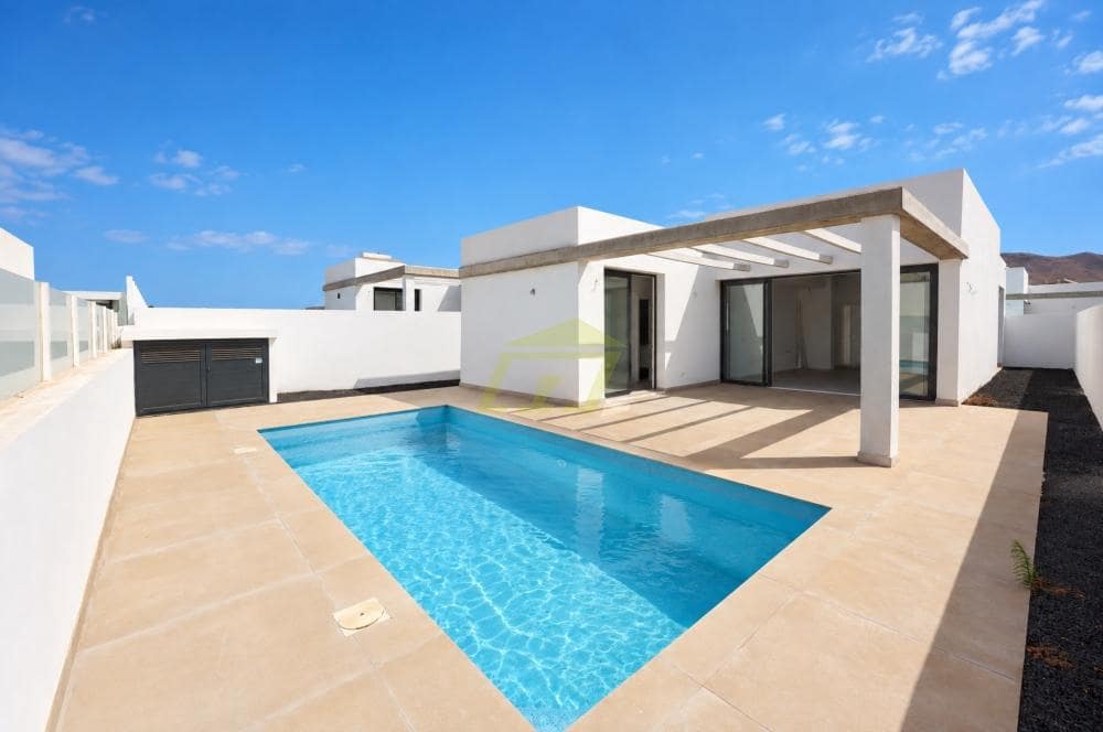 3 soveværelse Villa til salg i Playa Blanca med swimmingpool garage - € 499.000 (Ref: 10148270)