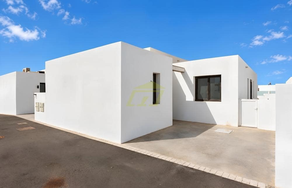 3 soveværelse Villa til salg i Playa Blanca med swimmingpool garage - € 499.000 (Ref: 10148270)