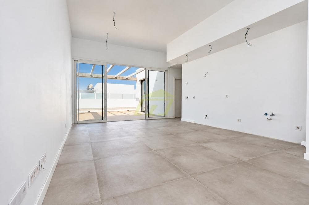 3 soveværelse Villa til salg i Playa Blanca med swimmingpool garage - € 499.000 (Ref: 10148270)