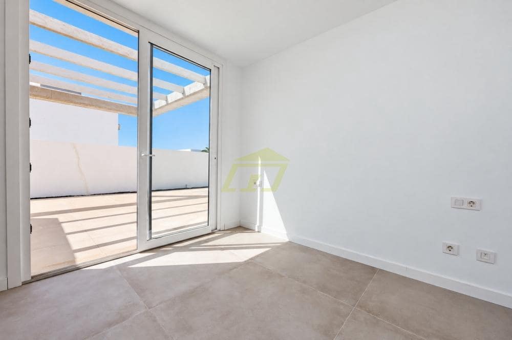 3 soveværelse Villa til salg i Playa Blanca med swimmingpool garage - € 499.000 (Ref: 10148270)