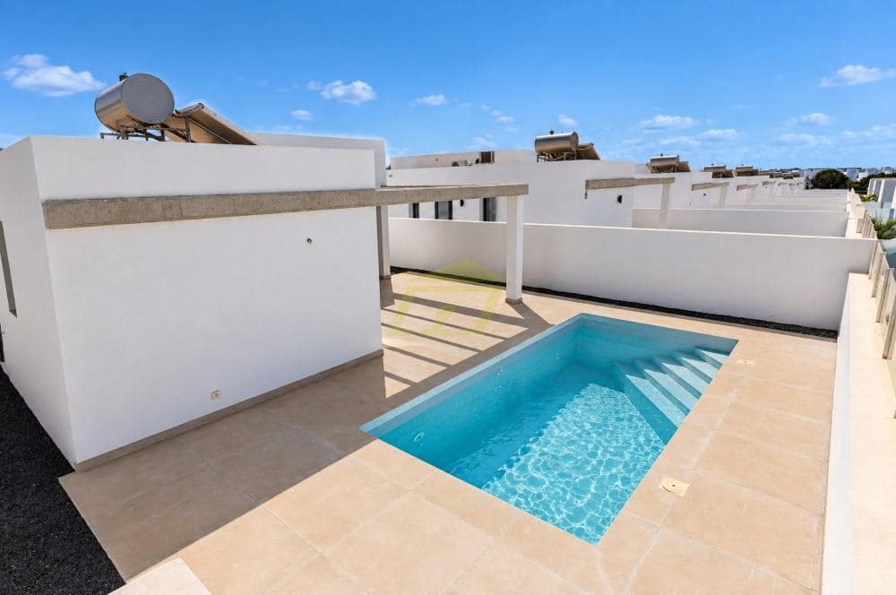 3 soveværelse Villa til salg i Playa Blanca med swimmingpool garage - € 499.000 (Ref: 10148270)