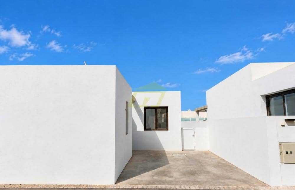 3 soveværelse Villa til salg i Playa Blanca med swimmingpool garage - € 499.000 (Ref: 10148270)