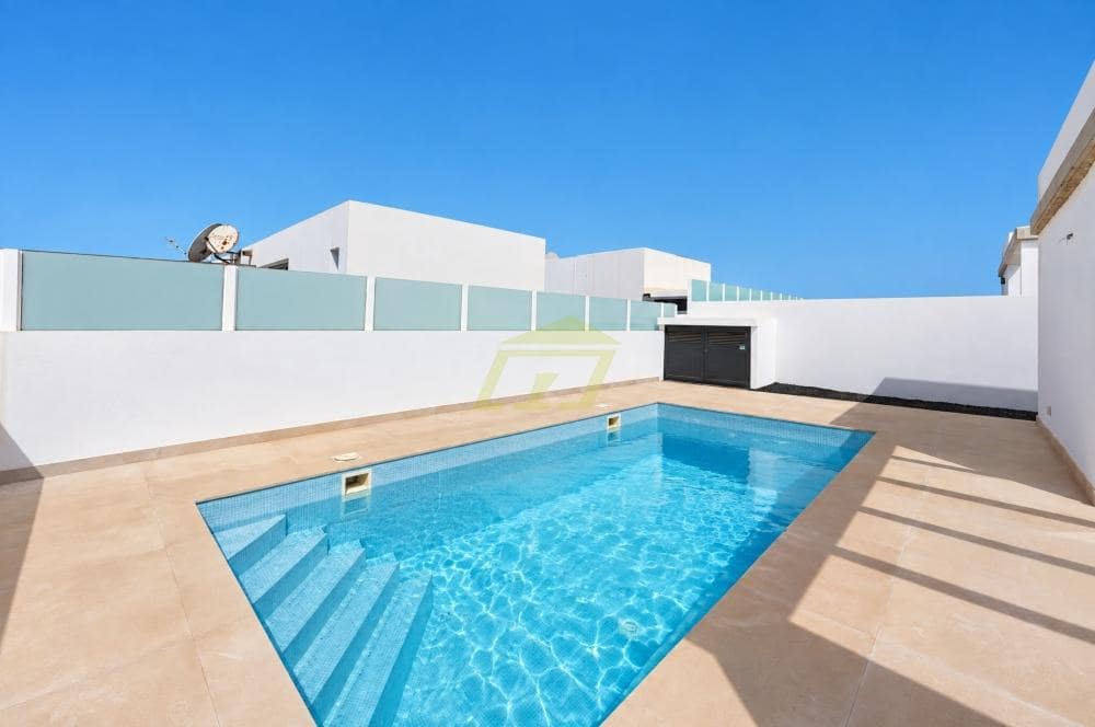 3 soveværelse Villa til salg i Playa Blanca med swimmingpool garage - € 499.000 (Ref: 10148270)