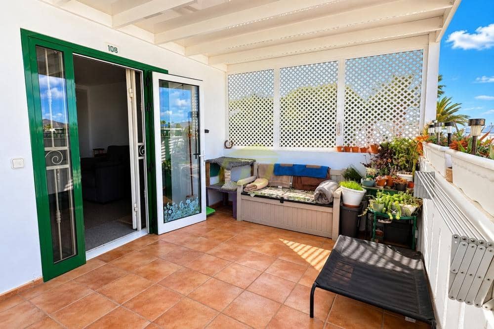1 bedroom Apartment for sale in Puerto del Carmen with pool - € 229,000 (Ref: 10148272)