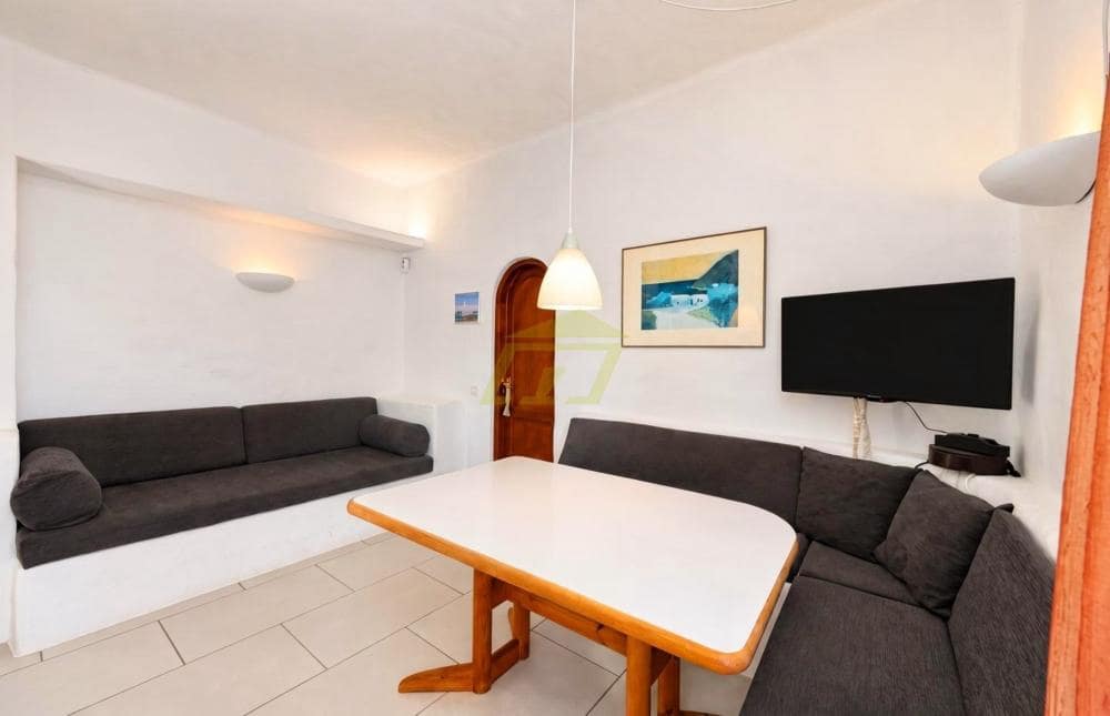 4 soverom Villa til salgs i Orzola - € 585 000 (Ref: 10154548)