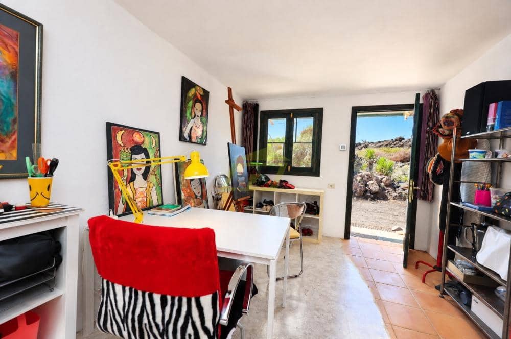4 soverom Villa til salgs i Orzola - € 585 000 (Ref: 10154548)