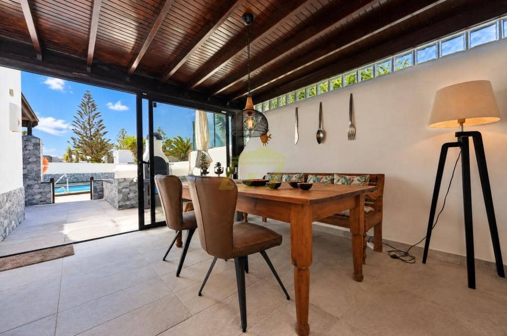 2 soveværelse Villa til salg i Playa Blanca med swimmingpool - € 510.000 (Ref: 10154550)