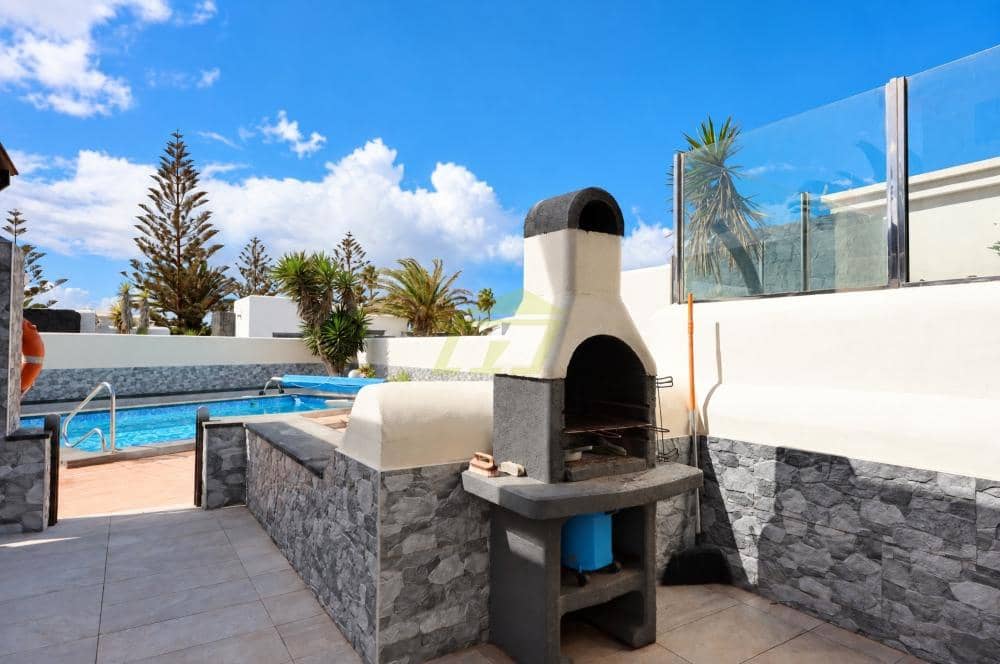 2 soveværelse Villa til salg i Playa Blanca med swimmingpool - € 510.000 (Ref: 10154550)