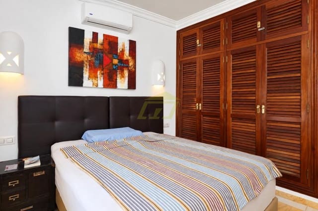 2 soveværelse Villa til salg i Playa Blanca, Yaiza med swimmingpool - € 510.000 (Ref: 10154550)