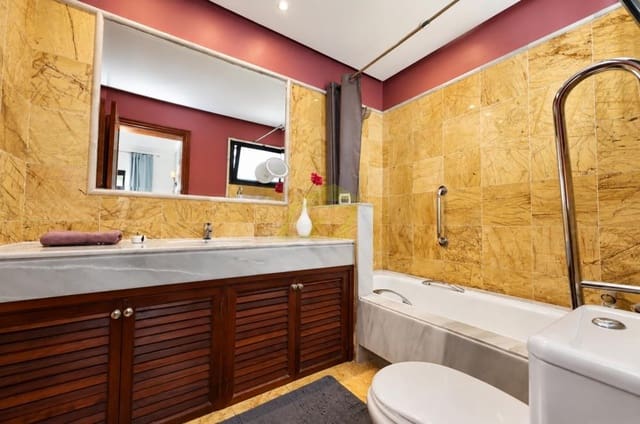 2 soveværelse Villa til salg i Playa Blanca, Yaiza med swimmingpool - € 510.000 (Ref: 10154550)