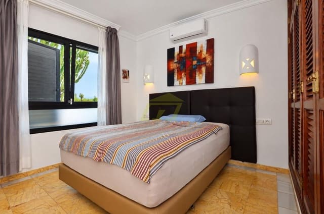 2 soveværelse Villa til salg i Playa Blanca, Yaiza med swimmingpool - € 510.000 (Ref: 10154550)