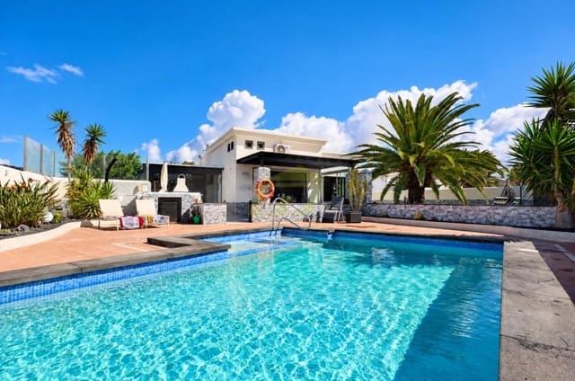 2 soveværelse Villa til salg i Playa Blanca, Yaiza med swimmingpool - € 510.000 (Ref: 10154550)