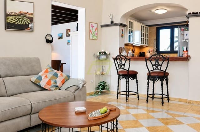 2 soveværelse Villa til salg i Playa Blanca, Yaiza med swimmingpool - € 510.000 (Ref: 10154550)