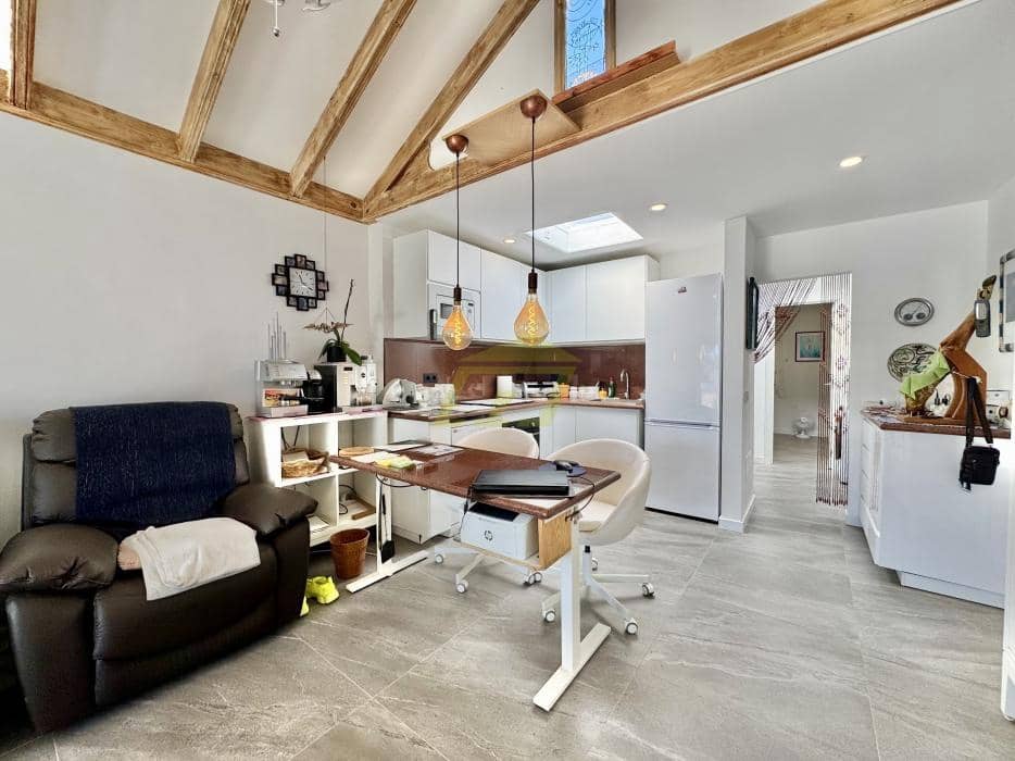 1 sovrum Bungalow till salu i Costa Teguise med pool - 220 000 € (Ref: 10157171)