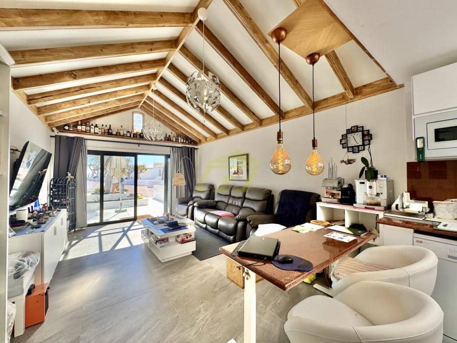 1 sovrum Bungalow till salu i Costa Teguise med pool - 220 000 € (Ref: 10157171)