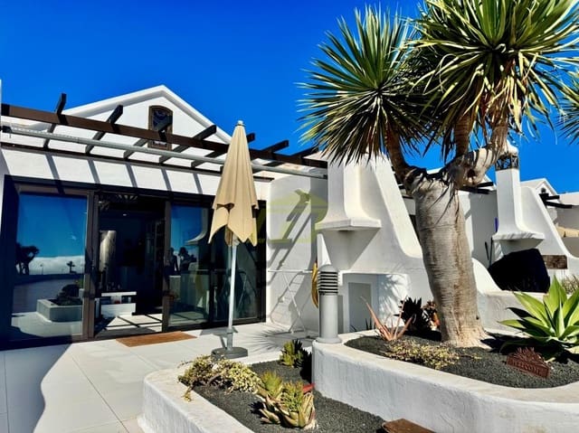 1 quarto Bungalow para venda em Costa Teguise, Teguise com piscina - 220 000 € (Ref: 10157171)