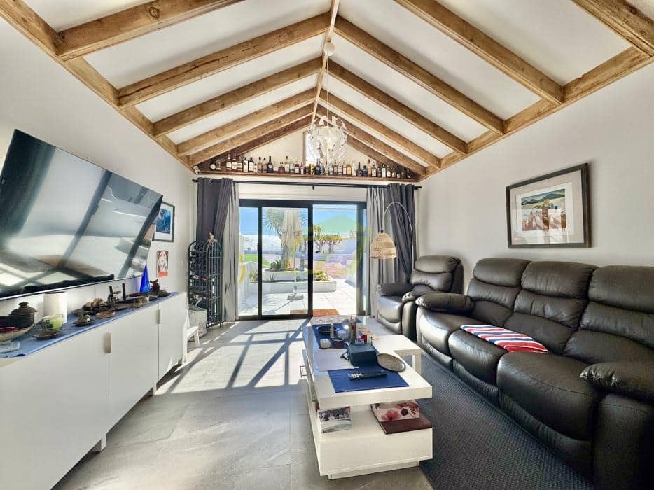 1 sovrum Bungalow till salu i Costa Teguise med pool - 220 000 € (Ref: 10157171)