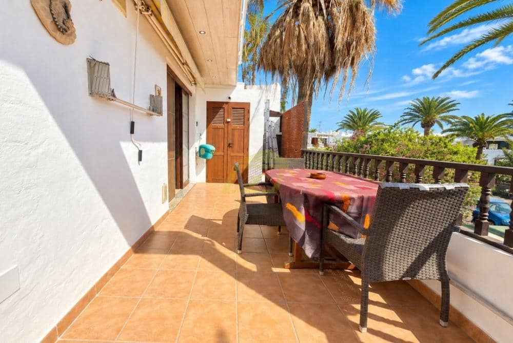 2 bedroom Apartment for sale in Puerto del Carmen - € 279,000 (Ref: 10157172)