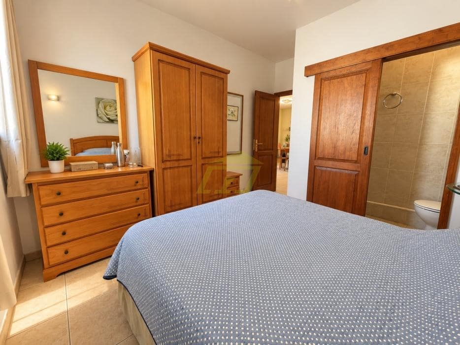 2 bedroom Apartment for sale in Puerto del Carmen - € 279,000 (Ref: 10157172)