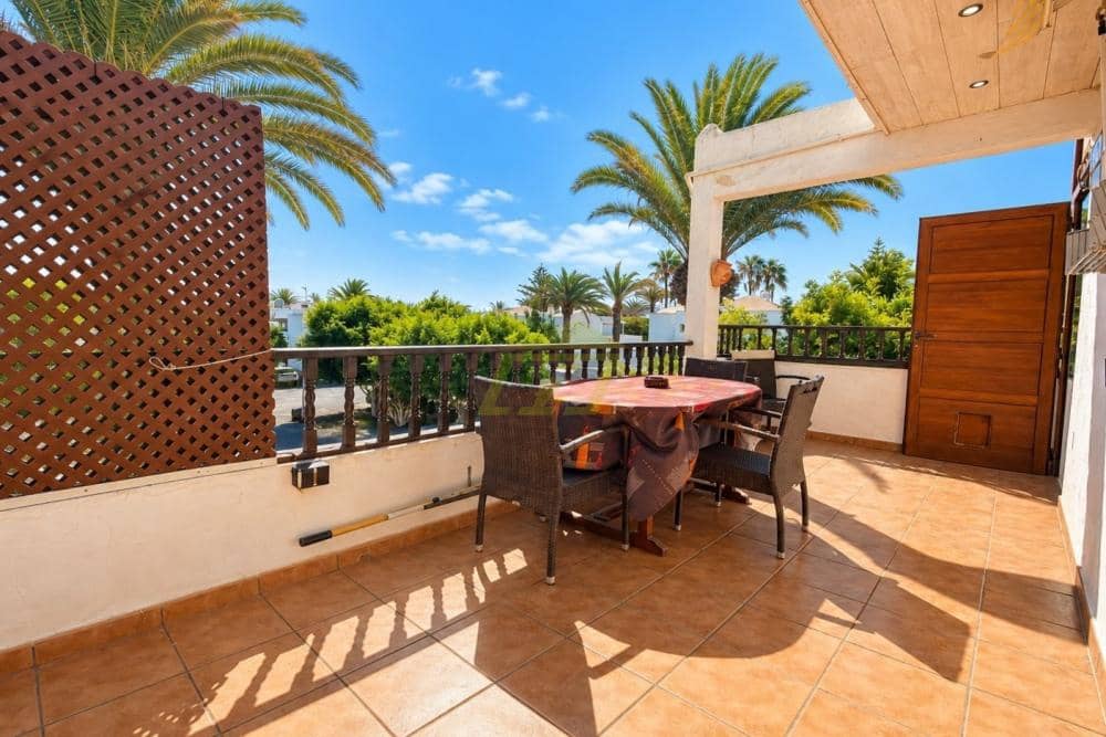 2 bedroom Apartment for sale in Puerto del Carmen - € 279,000 (Ref: 10157172)