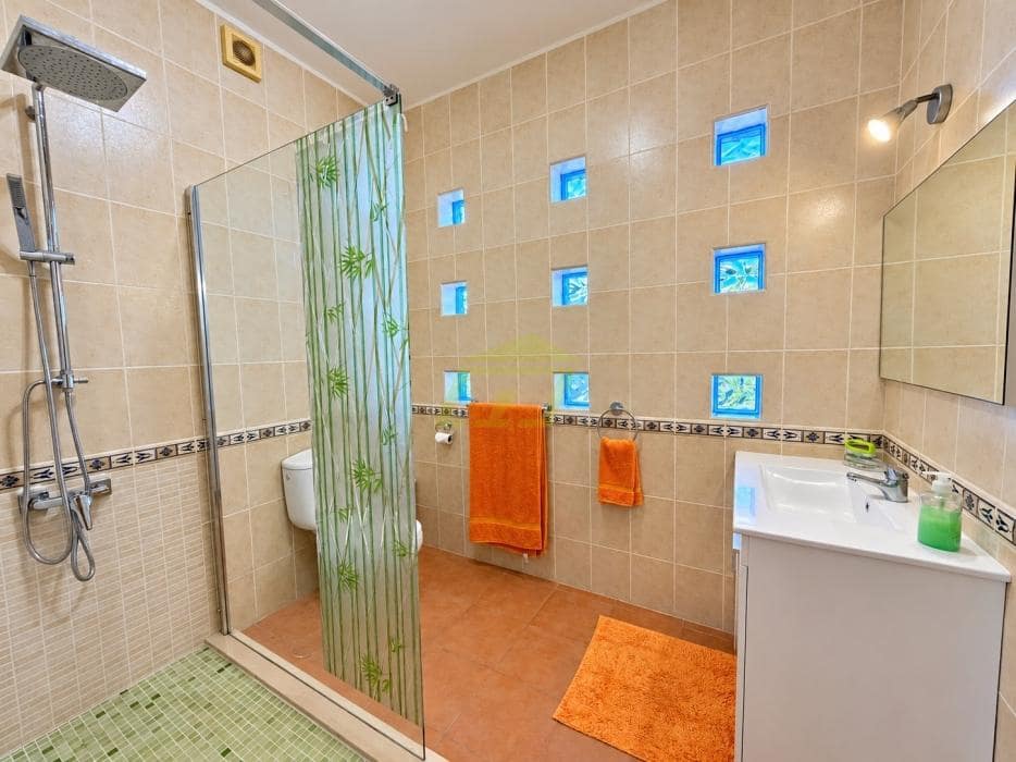4 bedroom Villa for sale in Playa Blanca with pool garage - € 565,000 (Ref: 10160882)