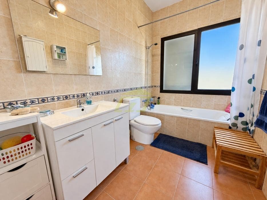 4 bedroom Villa for sale in Playa Blanca with pool garage - € 565,000 (Ref: 10160882)