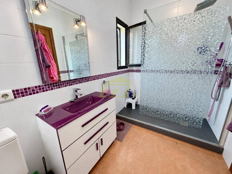 4 bedroom Villa for sale in Playa Blanca with pool garage - € 565,000 (Ref: 10160882)