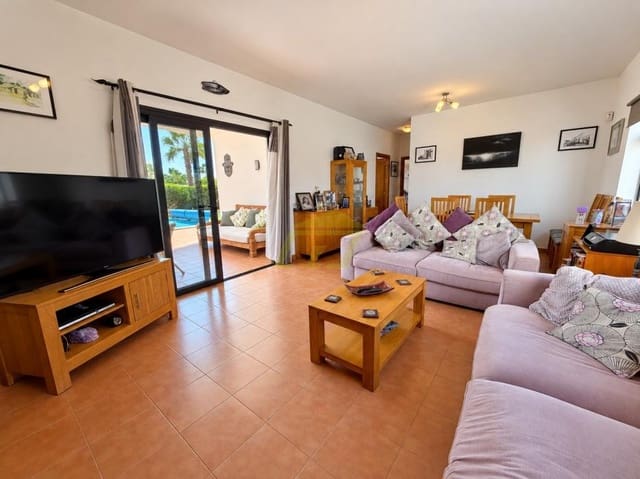 4 soveværelse Villa til salg i Playa Blanca, Yaiza med swimmingpool garage - € 565.000 (Ref: 10160882)