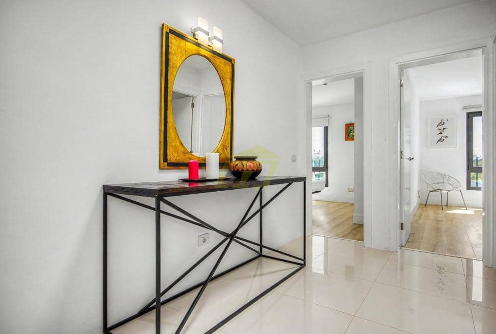 Chalet de 4 habitaciones en Costa Teguise en venta con piscina garaje - 875.000 € (Ref: 10160883)