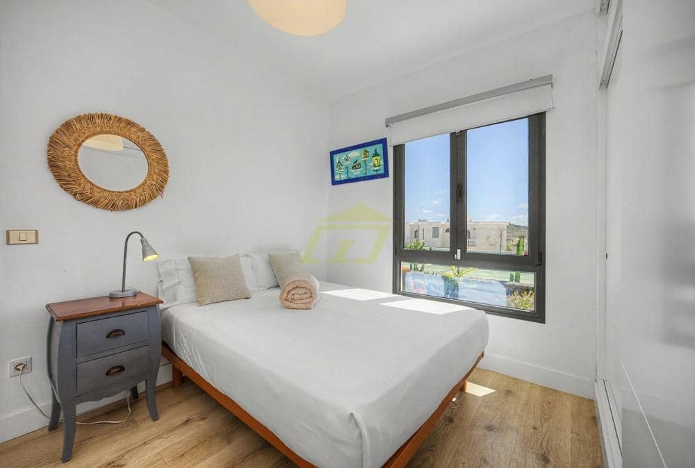 Chalet de 4 habitaciones en Costa Teguise en venta con piscina garaje - 875.000 € (Ref: 10160883)