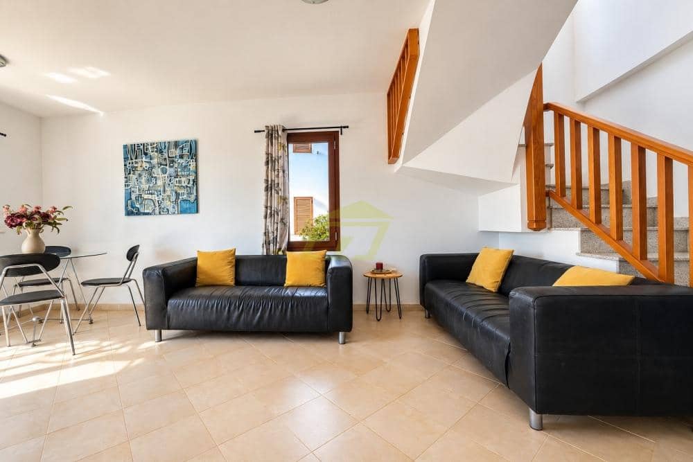 3 bedroom Villa for sale in Puerto del Carmen with pool garage - € 395,000 (Ref: 10164093)