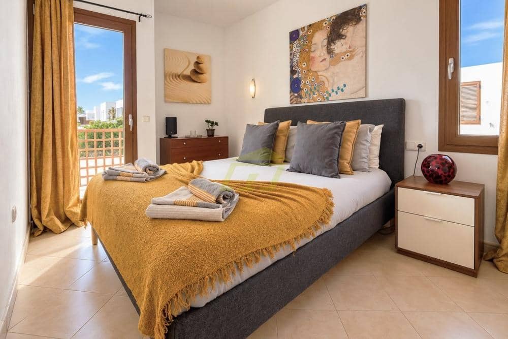 3 bedroom Villa for sale in Puerto del Carmen with pool garage - € 395,000 (Ref: 10164093)