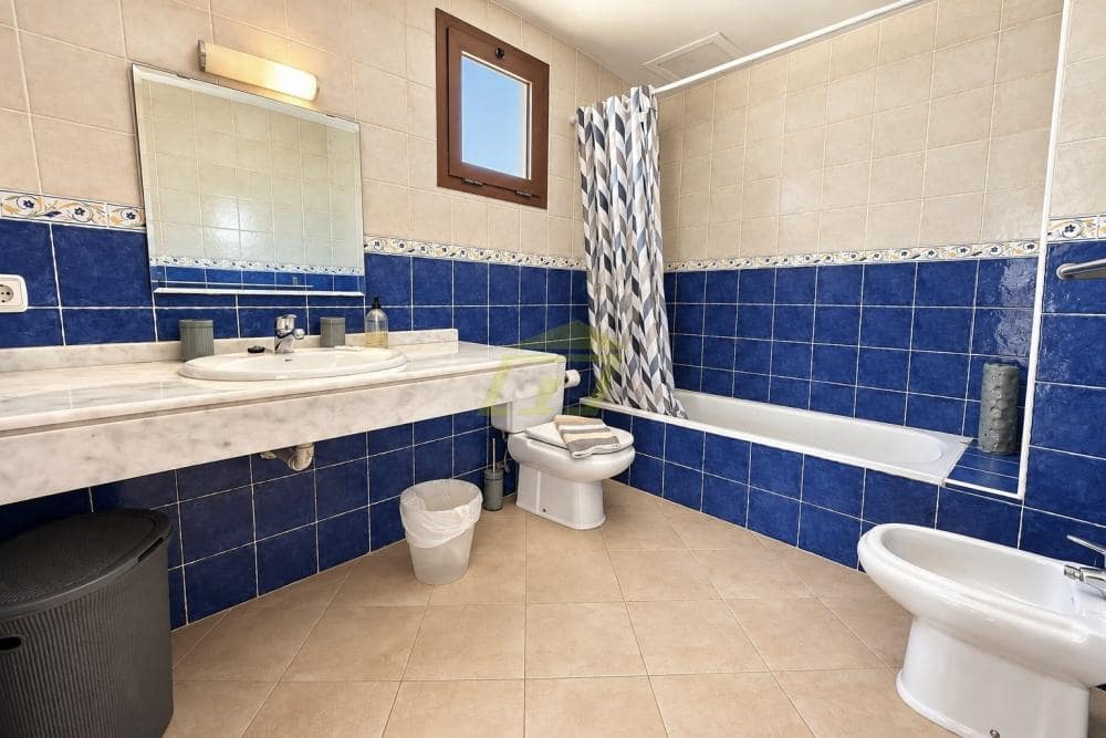 3 bedroom Villa for sale in Puerto del Carmen with pool garage - € 395,000 (Ref: 10164093)