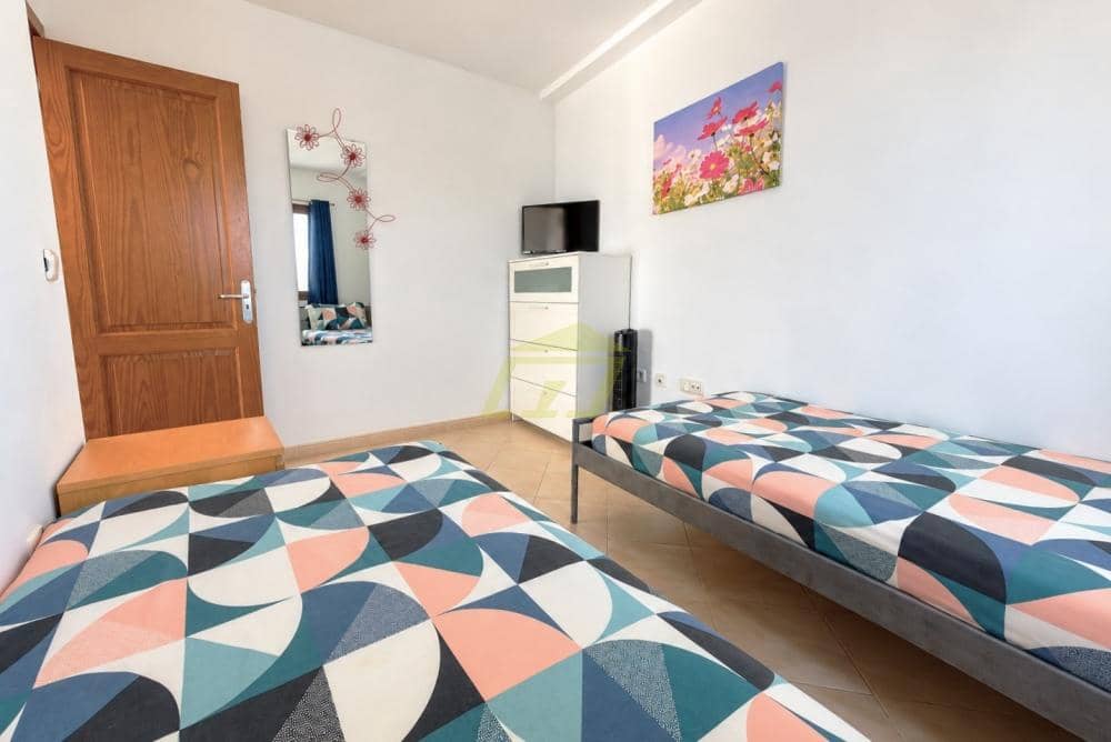 3 bedroom Villa for sale in Puerto del Carmen with pool garage - € 395,000 (Ref: 10164093)