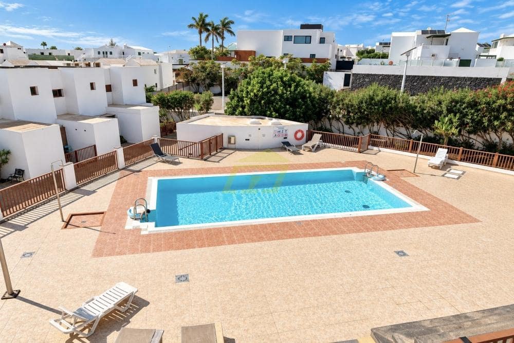 3 bedroom Villa for sale in Puerto del Carmen with pool garage - € 395,000 (Ref: 10164093)