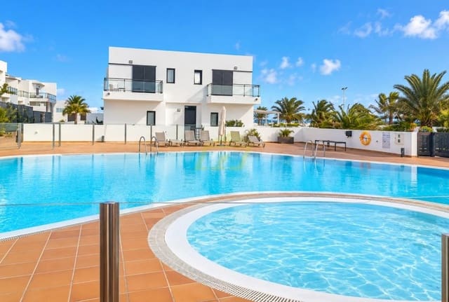 3 slaapkamer Villa te koop in Costa Teguise, Teguise met zwembad garage - € 449.000 (Ref: 10164094)