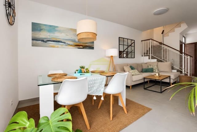 3 bedroom Villa for sale in Costa Teguise, Teguise with pool garage - € 449,000 (Ref: 10164094)