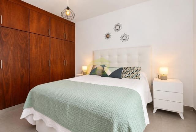 3 bedroom Villa for sale in Costa Teguise, Teguise with pool garage - € 449,000 (Ref: 10164094)