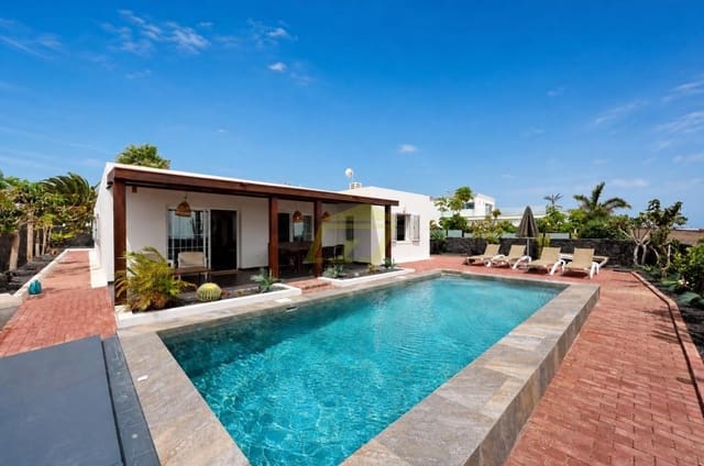 4 soverom Villa til salgs i Puerto Calero, Yaiza med svømmebasseng garasje - € 1 200 000 (Ref: 10166015)