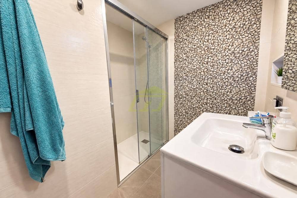 1 bedroom Apartment for sale in Puerto del Carmen with pool - € 229,000 (Ref: 10166017)