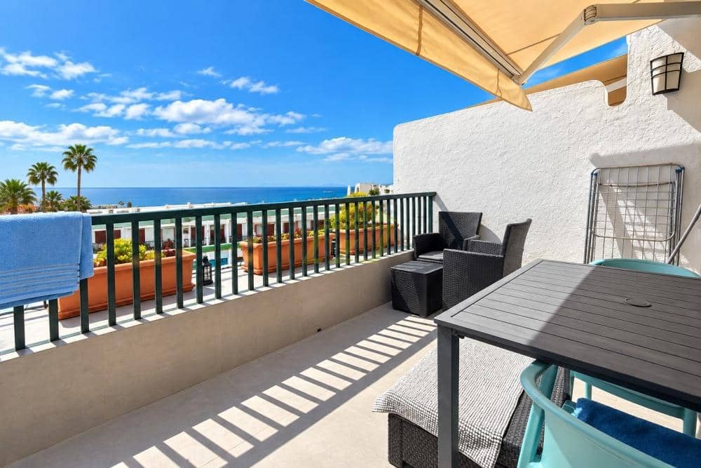 1 bedroom Apartment for sale in Puerto del Carmen with pool - € 229,000 (Ref: 10166017)
