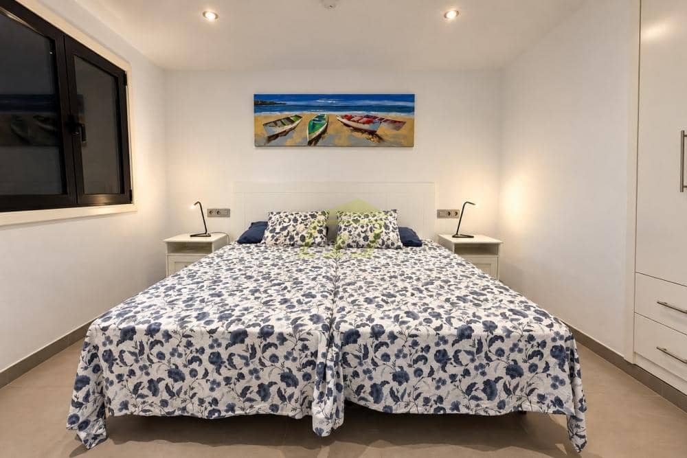 1 bedroom Apartment for sale in Puerto del Carmen with pool - € 229,000 (Ref: 10166017)