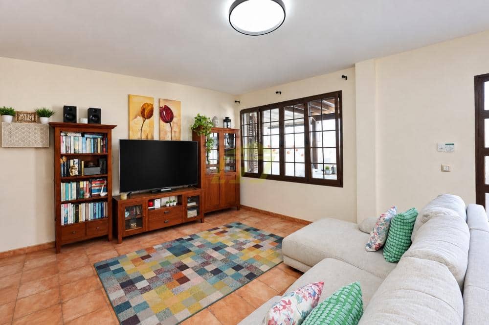 4 bedroom Villa for sale in Tahiche with pool - € 495,000 (Ref: 10168110)