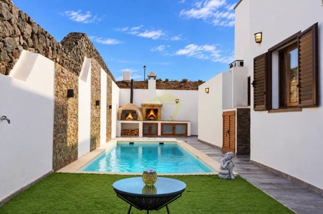 4 slaapkamer Villa te koop in Tahiche, Teguise met zwembad - € 495.000 (Ref: 10168110)