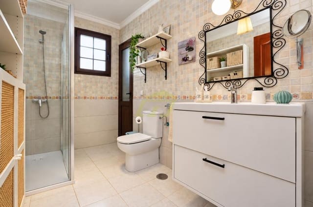 4 quarto Moradia para venda em Tahiche, Teguise com piscina - 495 000 € (Ref: 10168110)
