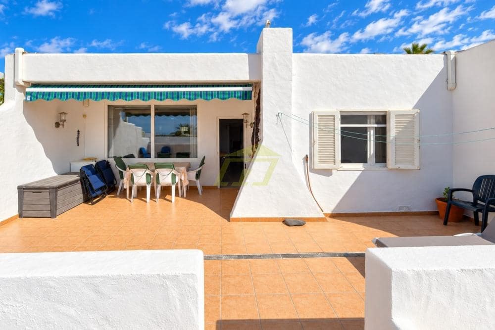 2 soverom Leilighet til salgs i Puerto del Carmen med svømmebasseng - € 349 000 (Ref: 10170490)