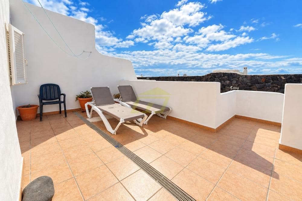 2 soverom Leilighet til salgs i Puerto del Carmen med svømmebasseng - € 349 000 (Ref: 10170490)