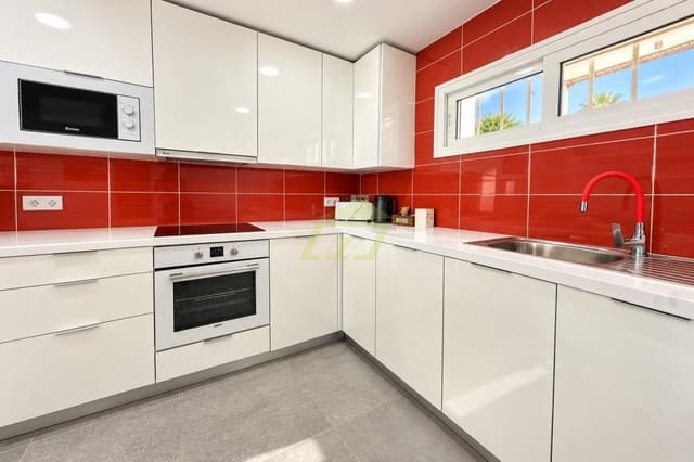 2 soverom Leilighet til salgs i Puerto del Carmen, Tías med svømmebasseng - € 349 000 (Ref: 10170490)